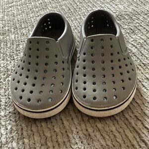 Native Kids Jefferson Slip-On Shoes Gray Rubber Sneakers C5